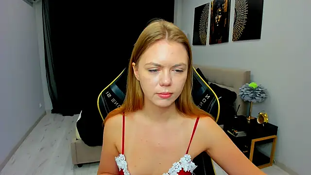 Snapshot of Strawberrye chatting on March 24, 2026, 3:28 am Strawberrye online show from March 24, 2026, 3:28 am