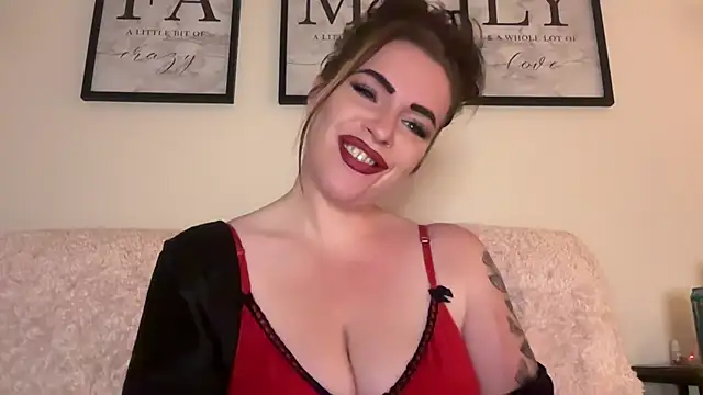 EmilyBlue online show from October 25, 2025, 11:05 pm