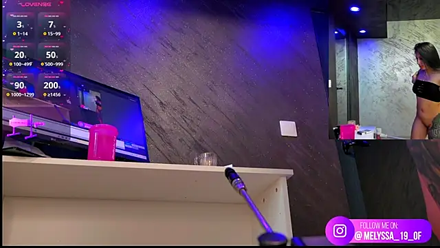 Snapshot of im-your-lovee chatting on April 9, 2026, 6:15 am im-your-lovee online show from April 9, 2026, 6:15 am