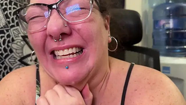 Miss Phat Booty online show from October 28, 2025, 2:56 am