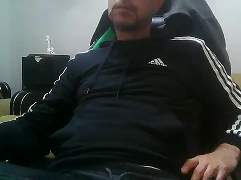 Snapshot of boran34 chatting on February 8, 2026, 9:01 pm boran34 online show from February 8, 2026, 9:01 pm