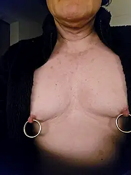 Snapshot of painslutfr chatting on February 4, 2025, 5:10 am painslutfr online show from February 4, 2025, 5:10 am