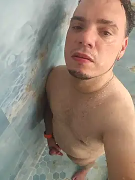 Snapshot of latinoflpr chatting on September 19, 2025, 12:58 am latinoflpr online show from September 19, 2025, 12:58 am