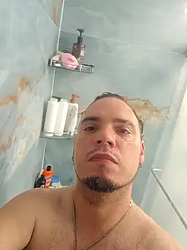 Snapshot of latinoflpr chatting on September 25, 2025, 11:22 pm latinoflpr online show from September 25, 2025, 11:22 pm