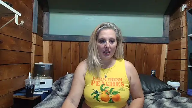 Snapshot of lisaxlovexxx chatting on May 26, 2026, 6:06 pm lisaxlovexxx online show from May 26, 2026, 6:06 pm