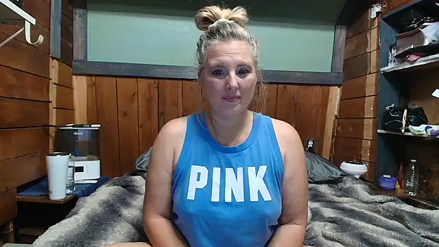 Snapshot of lisaxlovexxx chatting on May 29, 2026, 4:35 pm lisaxlovexxx online show from May 29, 2026, 4:35 pm