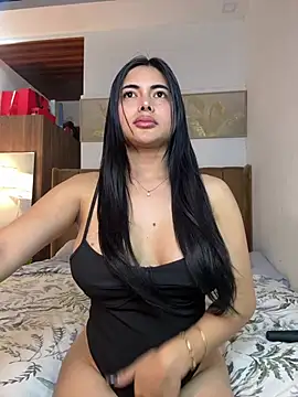 Snapshot of Bombshell_Ashy chatting on July 6, 2026, 8:33 pm Bombshell Ashy online show from July 6, 2026, 8:33 pm