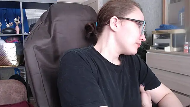 Snapshot of AnKey_Rayah chatting on February 16, 2025, 4:20 am AnKey Rayah online show from February 16, 2025, 4:20 am