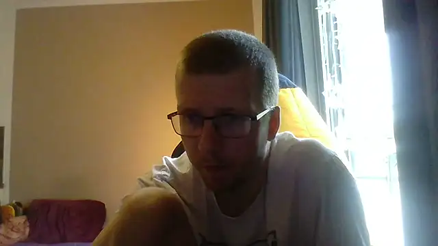 Snapshot of David250692 chatting on October 9, 2025, 10:16 am David250692 online show from October 9, 2025, 10:16 am