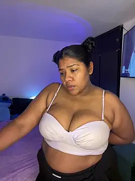 paola091 online show from May 25, 2026, 1:27 am