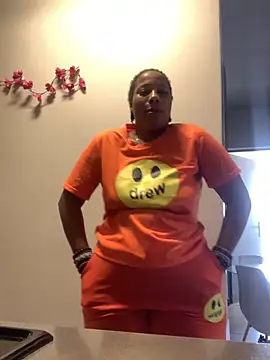 Snapshot of CurvyDesire1 chatting on September 15, 2025, 9:32 am CurvyDesire1 online show from September 15, 2025, 9:32 am