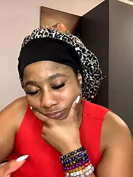 Snapshot of CurvyDesire1 chatting on October 13, 2025, 8:54 pm CurvyDesire1 online show from October 13, 2025, 8:54 pm