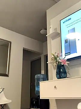 Snapshot of CurvyDesire1 chatting on September 24, 2025, 5:47 am CurvyDesire1 online show from September 24, 2025, 5:47 am