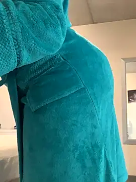 Snapshot of CurvyDesire1 chatting on September 25, 2025, 6:19 am CurvyDesire1 online show from September 25, 2025, 6:19 am