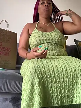 Snapshot of CurvyDesire1 chatting on March 18, 2025, 3:01 pm CurvyDesire1 online show from March 18, 2025, 3:01 pm