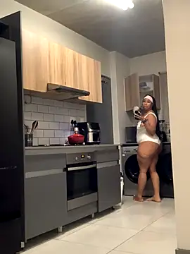 Snapshot of CurvyDesire1 chatting on October 26, 2025, 2:12 am CurvyDesire1 online show from October 26, 2025, 2:12 am