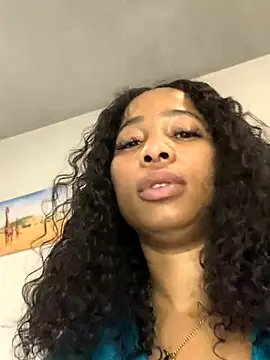 Snapshot of CurvyDesire1 chatting on September 14, 2025, 5:30 am CurvyDesire1 online show from September 14, 2025, 5:30 am