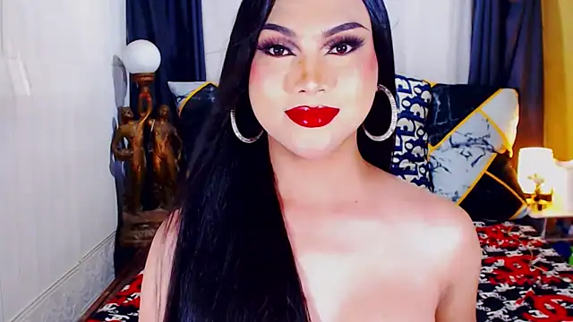 Snapshot of UrsexiestTammy chatting on November 17, 2025, 5:33 am UrsexiestTammy online show from November 17, 2025, 5:33 am