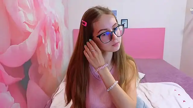 AliceAdams online show from February 7, 2026, 8:11 am