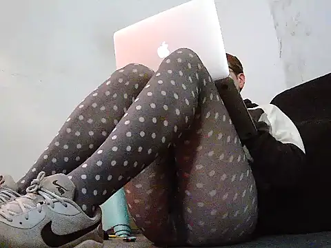 Snapshot of seoulsat@xh chatting on November 23, 2025, 12:42 am seoulsatxh online show from November 23, 2025, 12:42 am