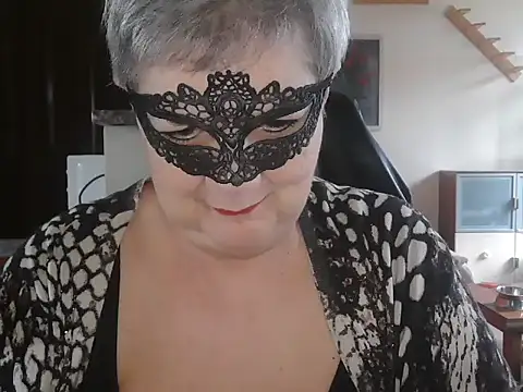 Snapshot of simona60 chatting on May 15, 2026, 1:20 pm simona60 online show from May 15, 2026, 1:20 pm