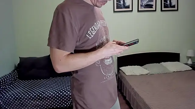 Marrymepls online show from May 6, 2026, 4:44 pm