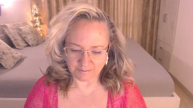 Snapshot of Raisshy chatting on May 4, 2026, 10:51 am Raisshy online show from May 4, 2026, 10:51 am