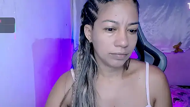 ninatiny online show from October 13, 2025, 7:54 am