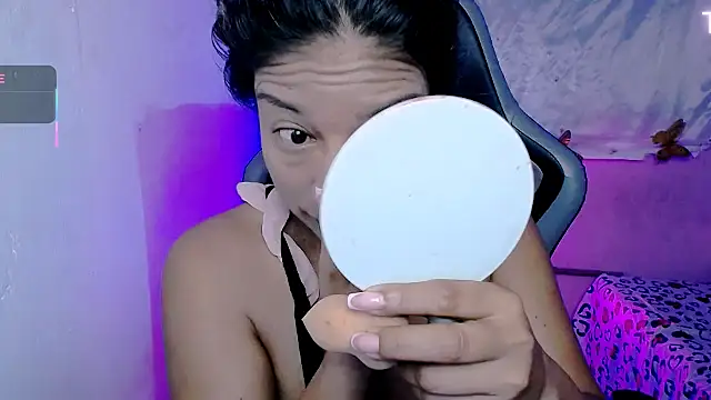 ninatiny online show from October 10, 2025, 7:20 am