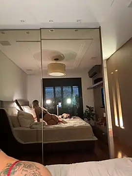 jasminesummer online show from April 19, 2026, 6:43 pm