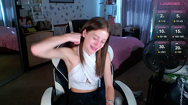 Kira honeyy online show from September 20, 2025, 7:46 am