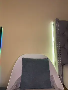 Snapshot of KIARAPRETTY chatting on February 8, 2026, 3:15 am KIARAPRETTY online show from February 8, 2026, 3:15 am