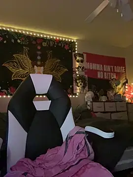 MzParker online show from March 17, 2025, 2:34 pm