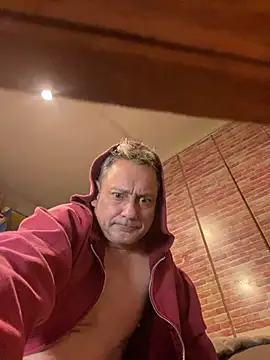 Snapshot of Risingcock chatting on January 19, 2026, 10:08 am Risingcock online show from January 19, 2026, 10:08 am