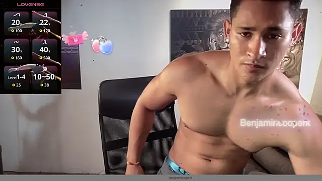 Snapshot of BenjaminCooperk chatting on October 26, 2025, 7:47 pm BenjaminCooperk online show from October 26, 2025, 7:47 pm