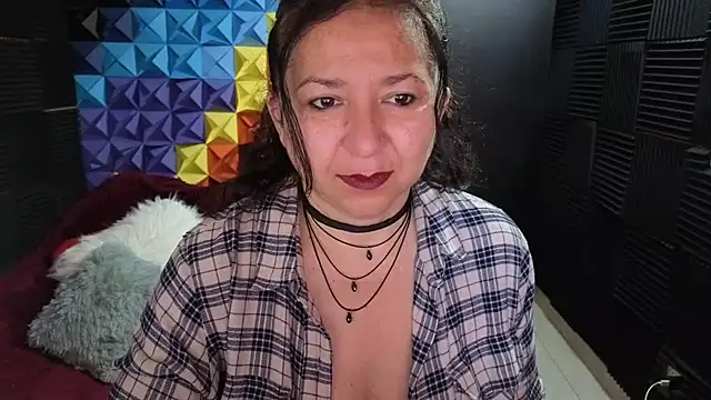 katifoxx online show from December 2, 2025, 3:14 pm