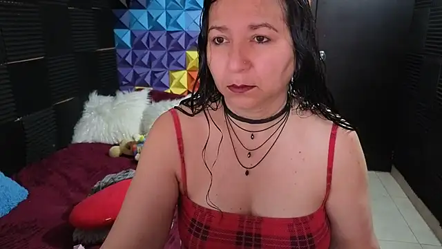 katifoxx online show from February 10, 2026, 5:45 pm