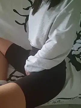 mywife2000 online show from May 19, 2026, 6:04 pm