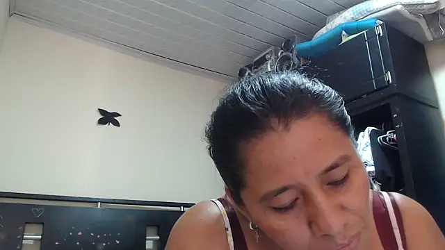 adrixxx38 online show from May 12, 2026, 9:32 pm