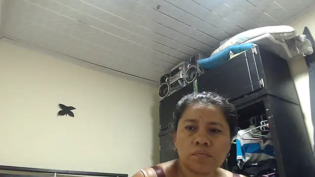 adrixxx38 online show from May 19, 2026, 2:29 am