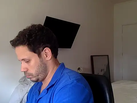 Snapshot of FelipeRiver chatting on October 1, 2025, 1:26 pm FelipeRiver online show from October 1, 2025, 1:26 pm