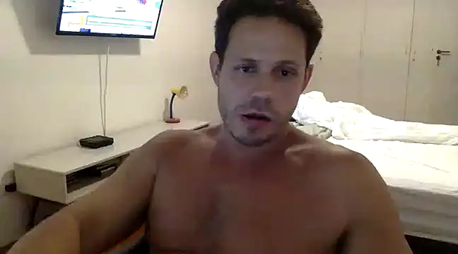 Snapshot of FelipeRiver chatting on March 11, 2025, 10:42 pm FelipeRiver online show from March 11, 2025, 10:42 pm