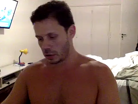 Snapshot of FelipeRiver chatting on February 4, 2025, 11:27 pm FelipeRiver online show from February 4, 2025, 11:27 pm