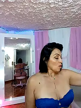 Snapshot of zullyxhot chatting on January 10, 2026, 10:05 pm zullyxhot online show from January 10, 2026, 10:05 pm