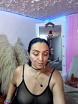 Snapshot of zullyxhot chatting on December 22, 2025, 9:37 pm zullyxhot online show from December 22, 2025, 9:37 pm