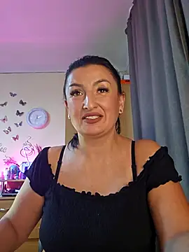 Snapshot of Hotangel75 chatting on October 24, 2025, 8:13 am Hotangel75 online show from October 24, 2025, 8:13 am