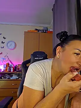 Hotangel75 online show from February 8, 2026, 4:05 pm