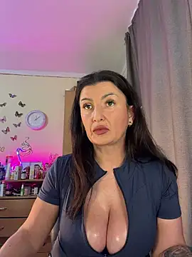 Snapshot of Hotangel75 chatting on April 16, 2026, 9:10 am Hotangel75 online show from April 16, 2026, 9:10 am