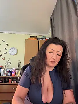 Snapshot of Hotangel75 chatting on March 29, 2026, 4:19 pm Hotangel75 online show from March 29, 2026, 4:19 pm