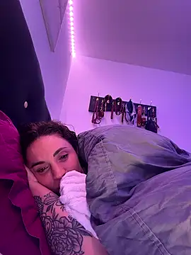 Snapshot of Clara-xoxo chatting on January 9, 2026, 11:00 pm Clara-xoxo online show from January 9, 2026, 11:00 pm